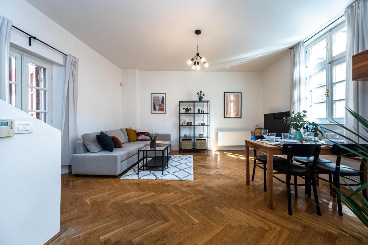 Charles In Old Town Apartment Prag