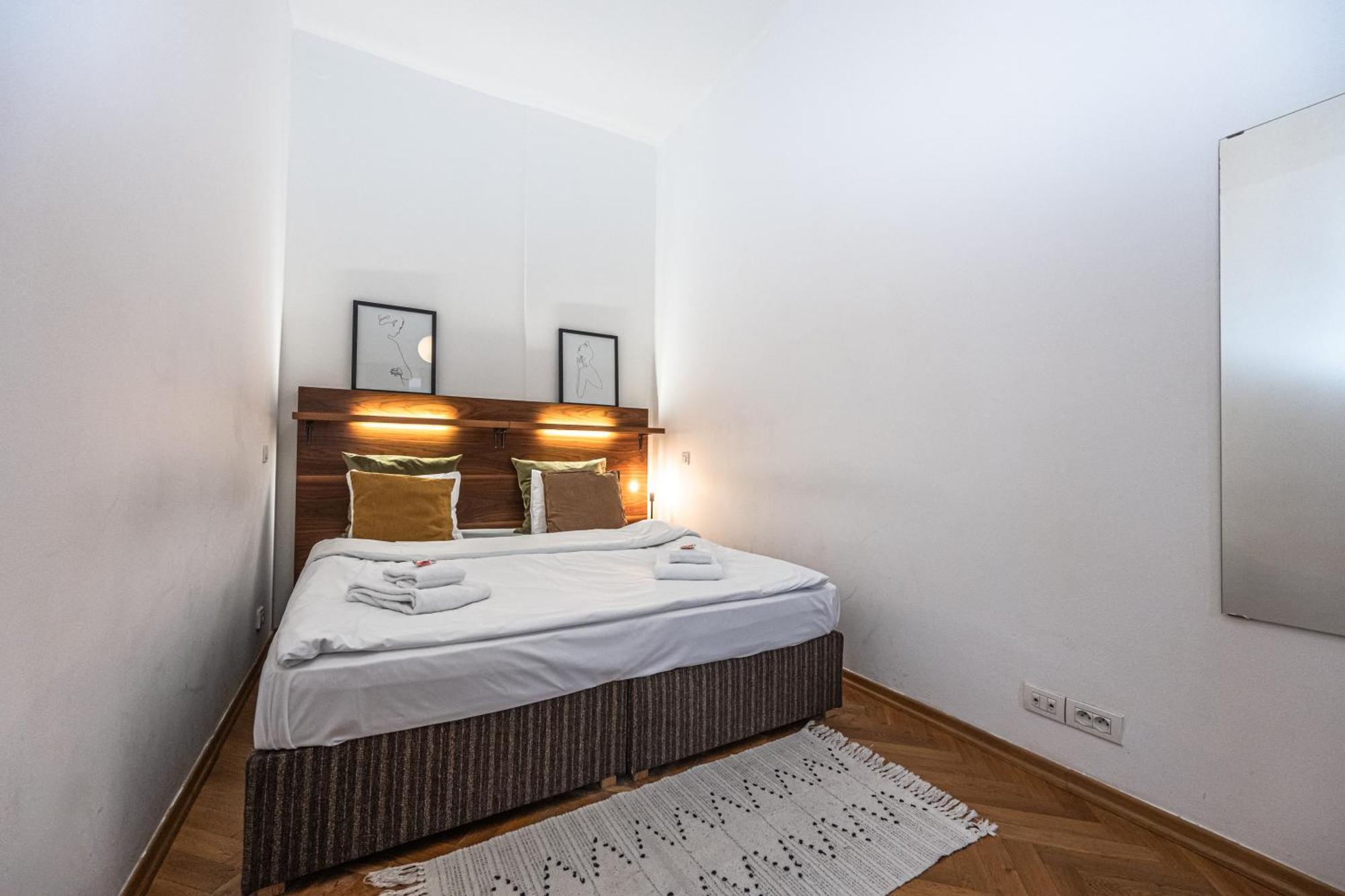 Charles In Old Town Apartment Prag